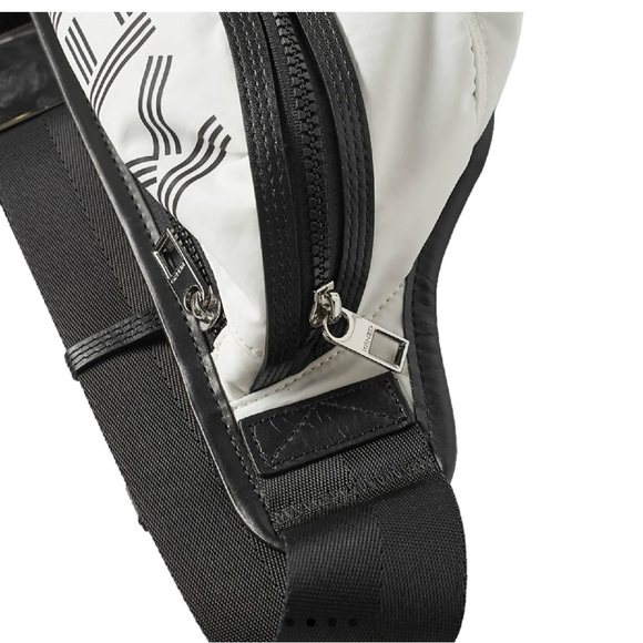 KENZO BUM BAG FANNY PACK WAIST BELT BAG WHITE TWO COMPARTMENT SPORT LOGO - Picture 4 of 10